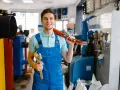 Pomocnik hydraulika: ile zarobisz i jak zostać mistrzem?