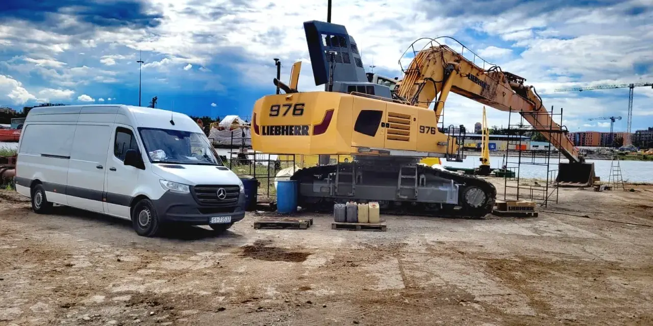 Olej hydrauliczny Liebherr: Jak uniknąć awarii za 30 000 zł?