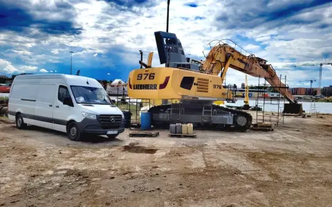 Olej hydrauliczny Liebherr: Jak uniknąć awarii za 30 000 zł?