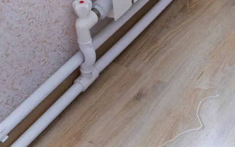 Rury CO szpecą wnętrze? 4 metody na ich ukrycie!