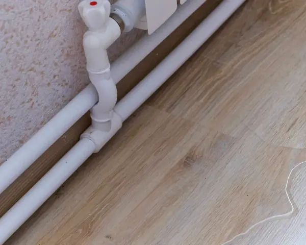 Rury CO szpecą wnętrze? 4 metody na ich ukrycie!