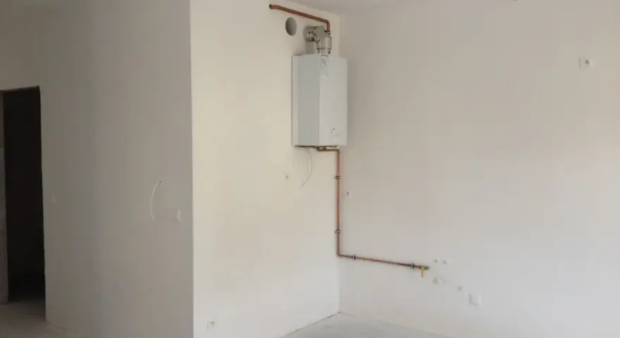 Jak zabudować rury gazowe pod piecem? Przepisy i porady eksperta