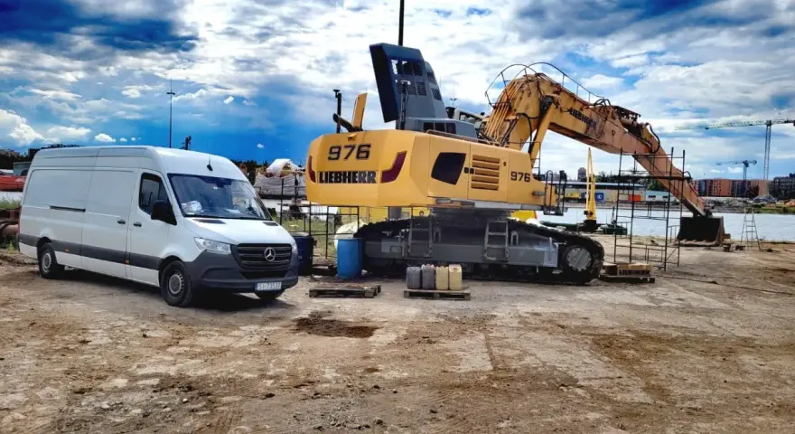 Olej hydrauliczny Liebherr: Jak uniknąć awarii za 30 000 zł?