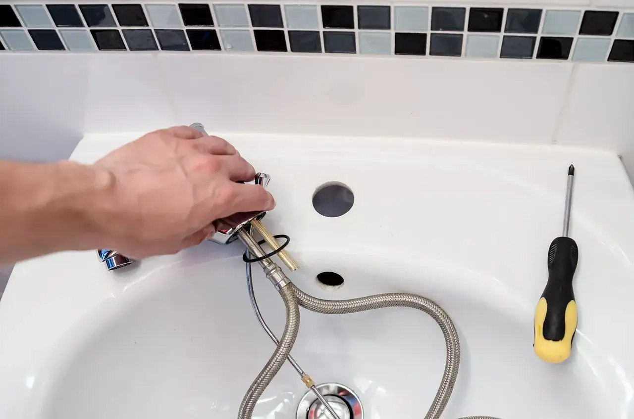 Hydraulik wyjaśnia punkt hydrauliczny